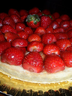 Una foto de Tarta de plátanos y fresas