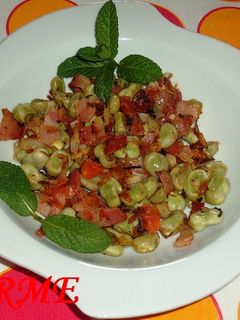 Una foto de Habitas con panceta a la menta
