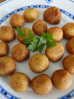 Una foto de Buñuelos de Bacalao con harina de tempura