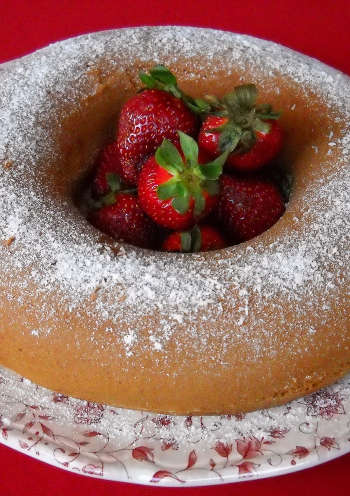 Una foto de Bizcocho de fresas y queso fresco