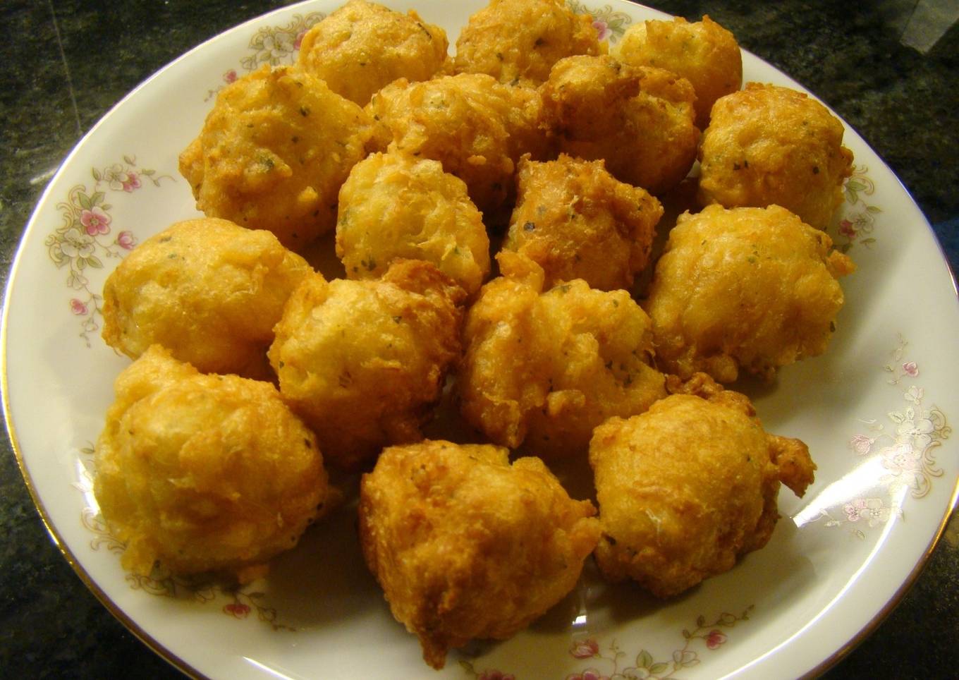 Buñuelos de bacalao caseros