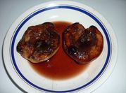 Una foto de membrillo asado