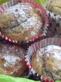 Una foto de Muffins de semillas de amapola, naranja y ron