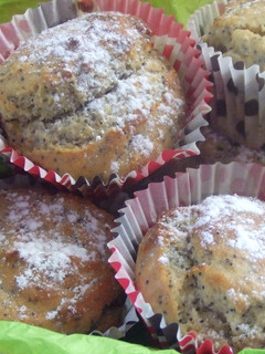 Una foto de Muffins de semillas de amapola, naranja y ron