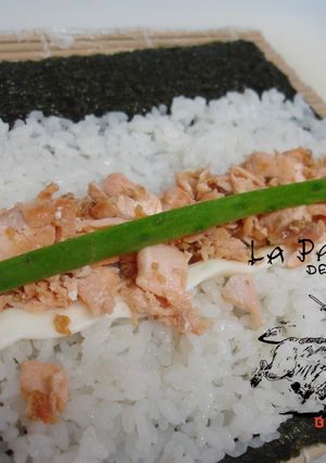 Una foto de Sushi salmão grelhado