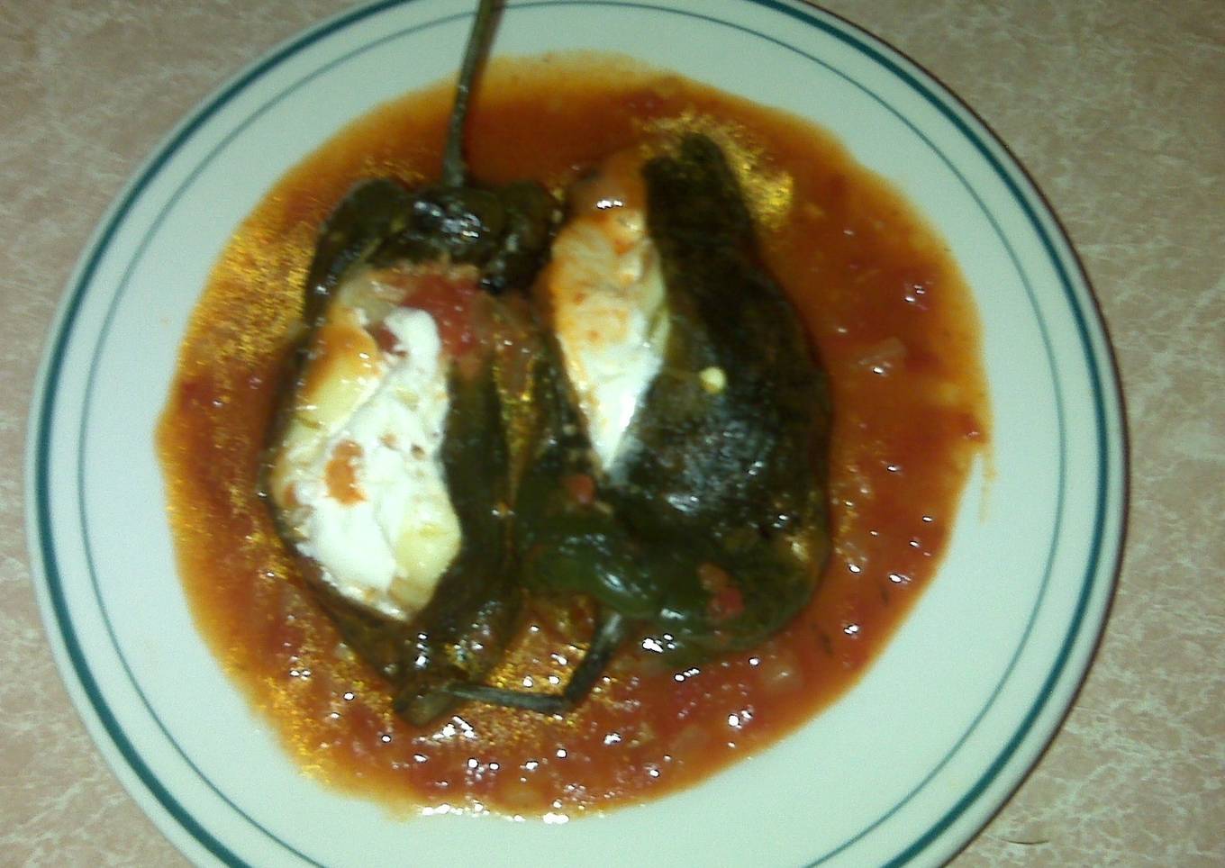 Chiles rellenos de atún<br />