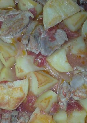 Una foto de Estofado de pavo con patatas casero