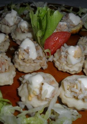 Una foto de Bocaditos hojaldrados de arroz y atún