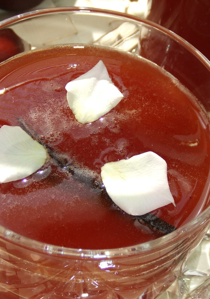 Una foto de Jalea de manzanas dulces y de rosas