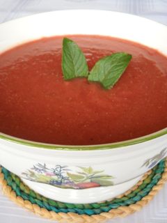 Una foto de Crema fría de tomate