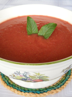 Una foto de Crema fría de tomate