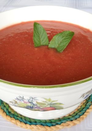 Una foto de Crema fría de tomate