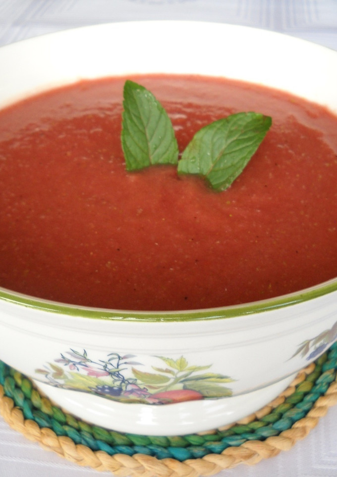 Una foto de Crema fría de tomate