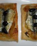 Mini tartas de hojaldre con sardinas