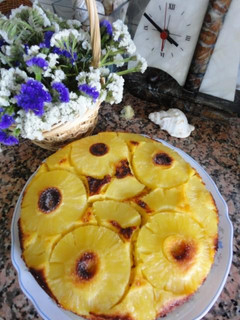 Una foto de Bizcocho boca abajo de piña