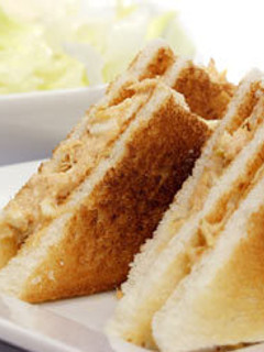 Una foto de Sandwiches de atún