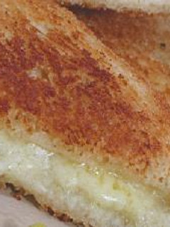 Una foto de Sandwiches de jamón y queso