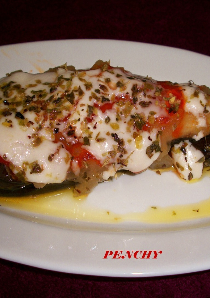 Una foto de Berenjenas con queso de cabra en microondas