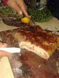 Asado a la parrilla de matambrito de cerdo en calzone