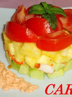 Una foto de Tartar de piña y aguacate