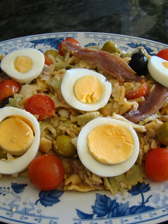 Una foto de Ensalada de pasta (lacitos)