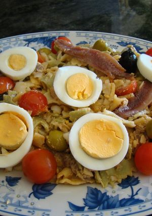 Una foto de Ensalada de pasta (lacitos)