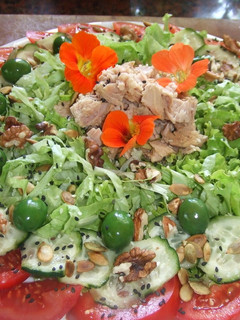 Una foto de Ensalada variada con semillas y nueces