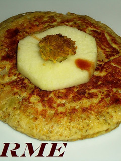 Una foto de Tortilla mousse de brócoli y manzana