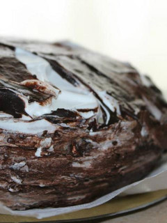 Una foto de Torta de chocolate negro y mousse de chocolate blanco