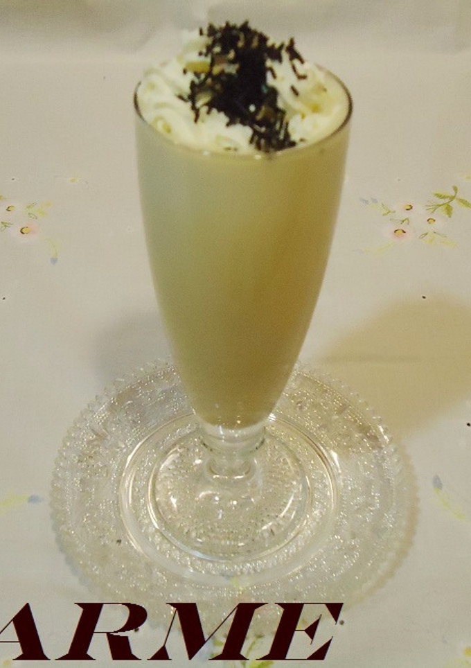 Una foto de Batido de turrón de Jijona
