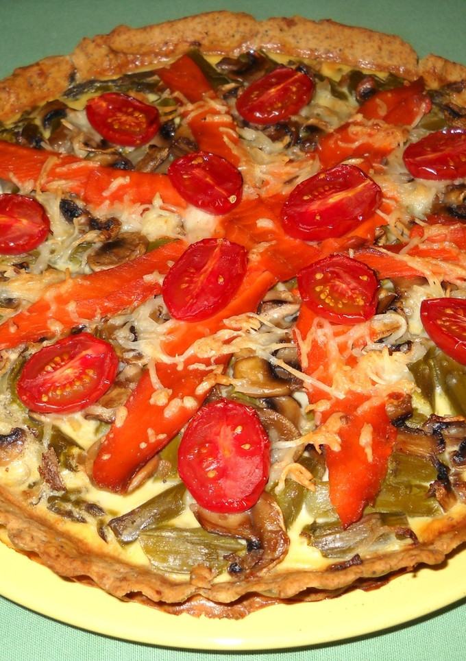 Una foto de Quiche de espárragos y salmón