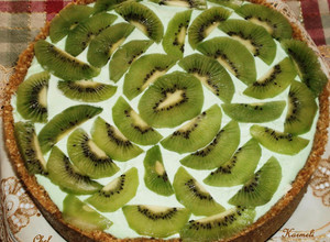 Una foto de Cheesecake limonizado con kiwi sin horno