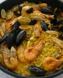 Fideos con atún fresco y marisco