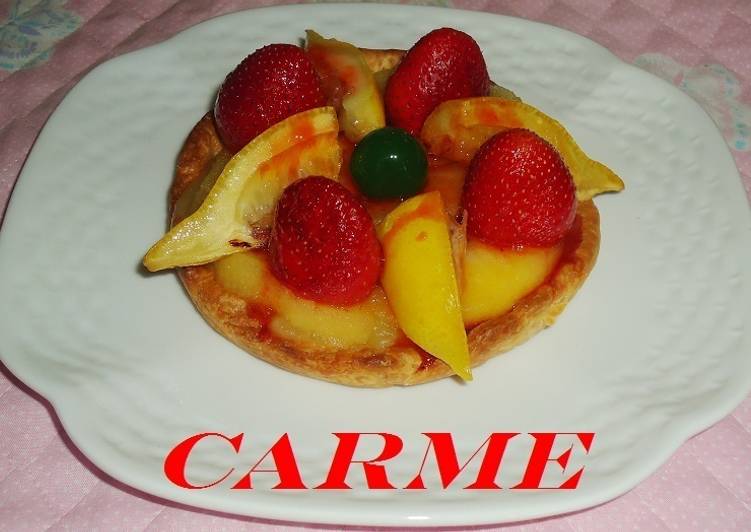 Tarta de manzanas, limones y fresas