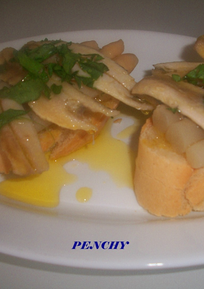 Una foto de Tostas de espárragos con boquerones anchoados