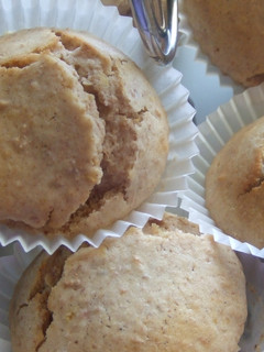 Una foto de Muffins de canela con copos de avena y jengibre