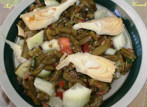 Una foto de Ensalada de nopales con alcachofas