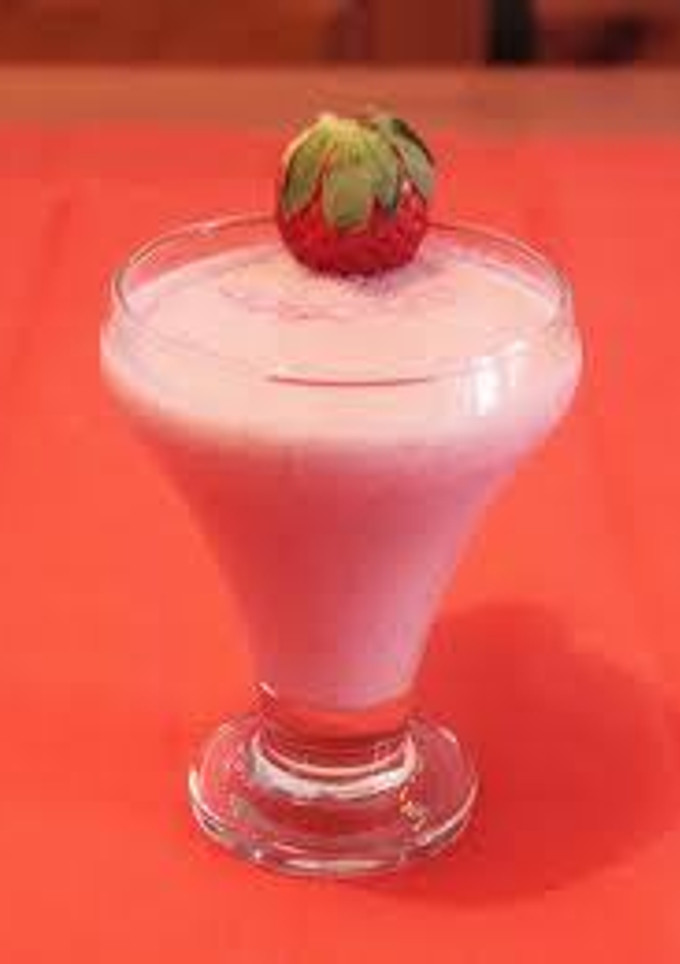Una foto de Batido de fresas, plátano y manzana
