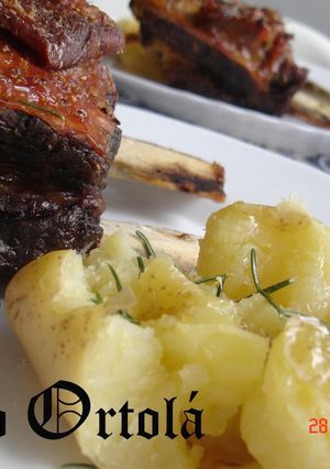 Una foto de Costela com batata ao murro