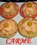 Tomates rellenos de atún y aceitunas