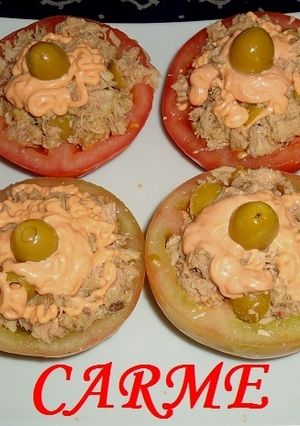 Una foto de Tomates rellenos de atún y aceitunas