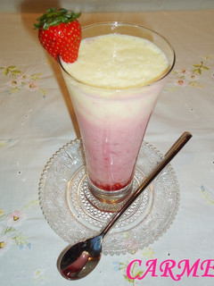 Una foto de Batido de fresones y piña