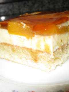 Una foto de Tarta de melocotón fácil y fresquita