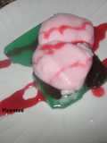 Gelatina de manzana verde con esferificacion de yogur de fresa