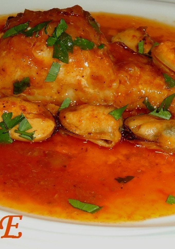 Una foto de Bacalao con mejillones a la sidra