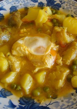 Una foto de Patatas con bacalao y huevos