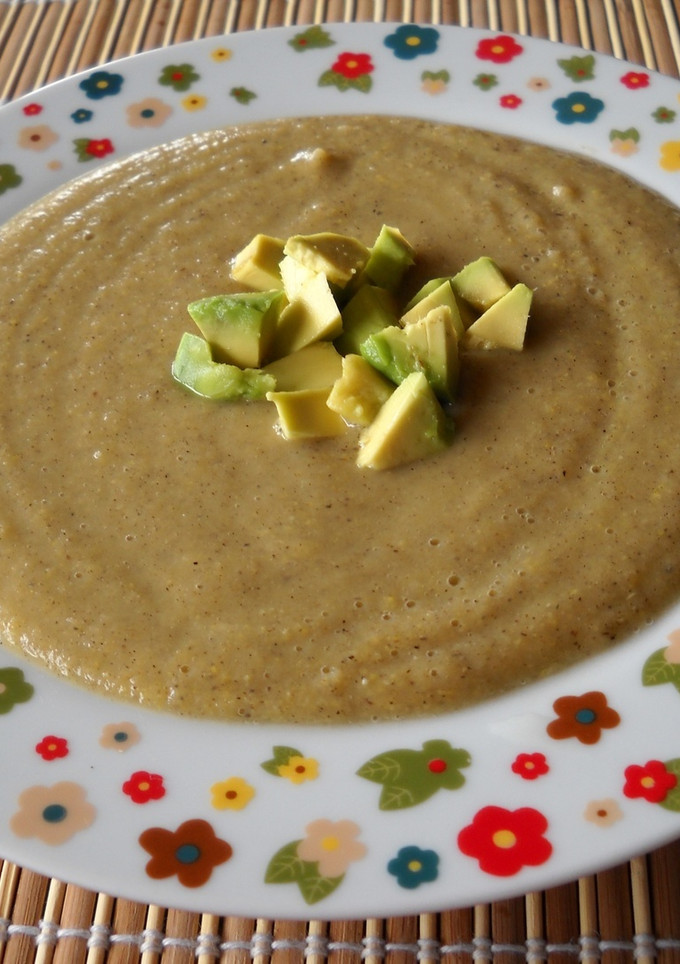 Una foto de Crema fría de maíz con hijiki