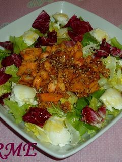 Una foto de Ensalada de salmón fresco marinado y mozzarella de búfala