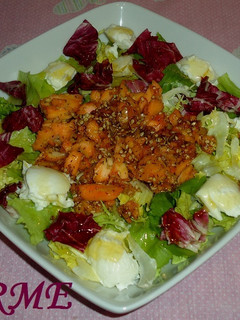 Una foto de Ensalada de salmón fresco marinado y mozzarella de búfala