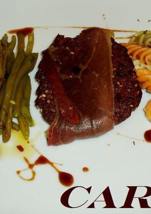 Una foto de Hamburguesas con sésamo y crujiente de Ibérico
